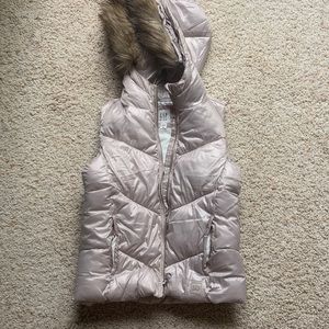 Gap puffer vest